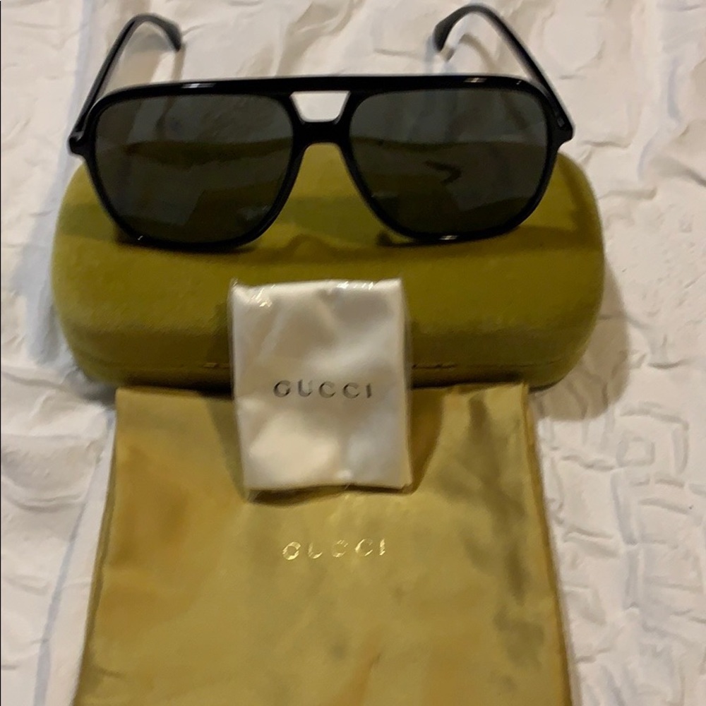 Gucci Sunglasses GG0545S Minimalistic Navigator